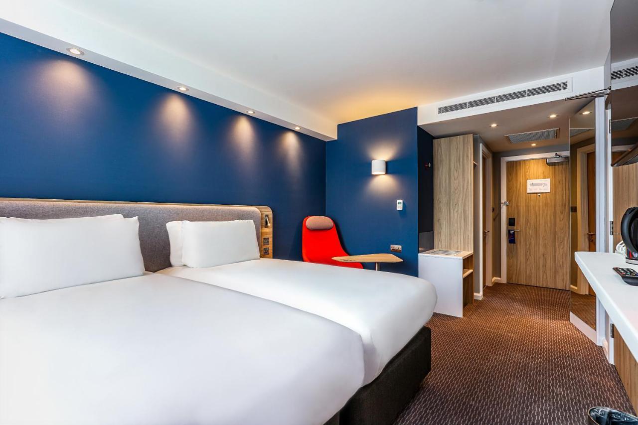 Holiday Inn Express - Exeter - City Centre By Ihg Exterior photo