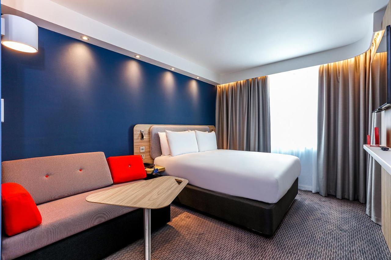 Holiday Inn Express - Exeter - City Centre By Ihg Exterior photo