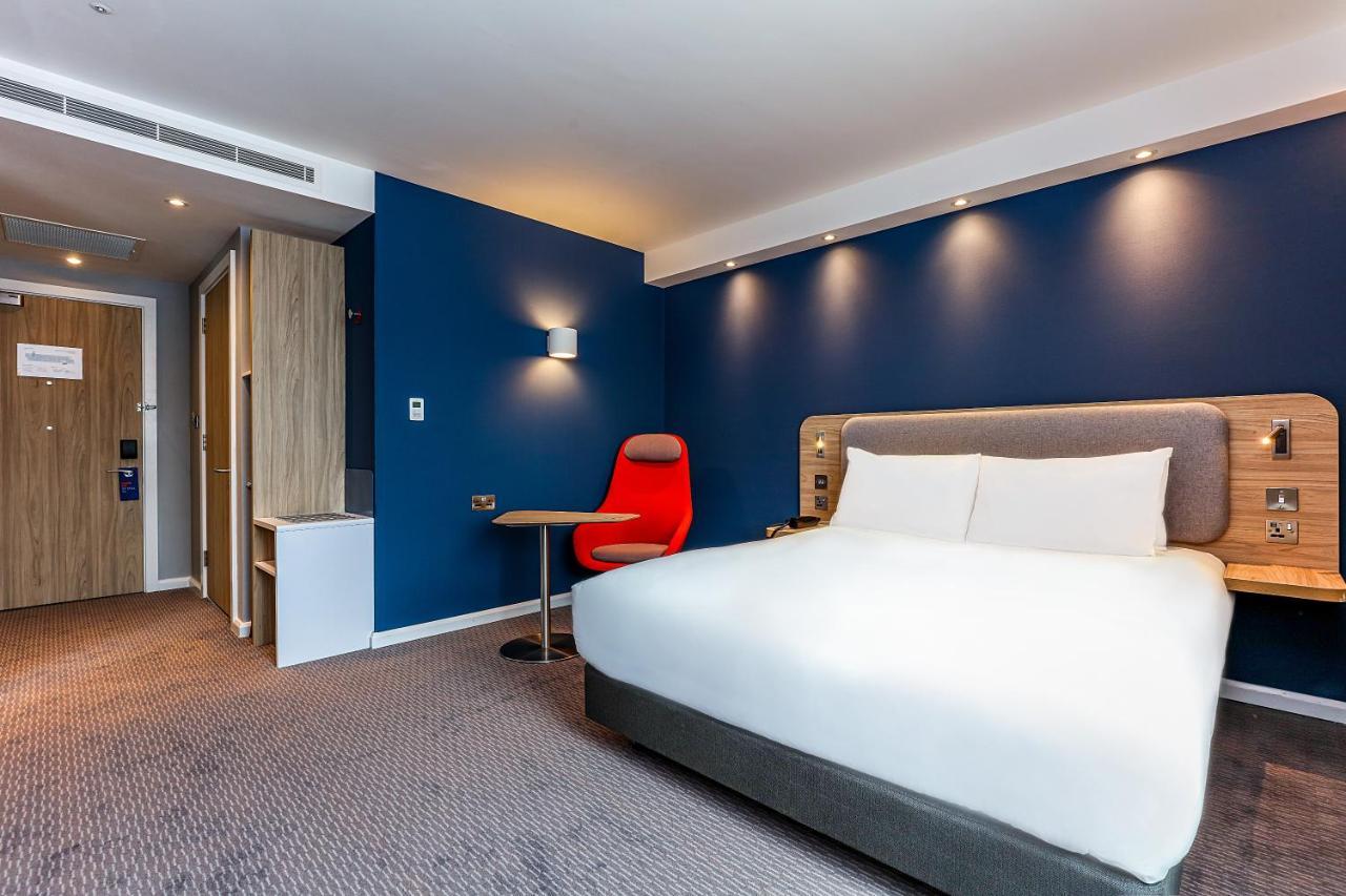 Holiday Inn Express - Exeter - City Centre By Ihg Exterior photo