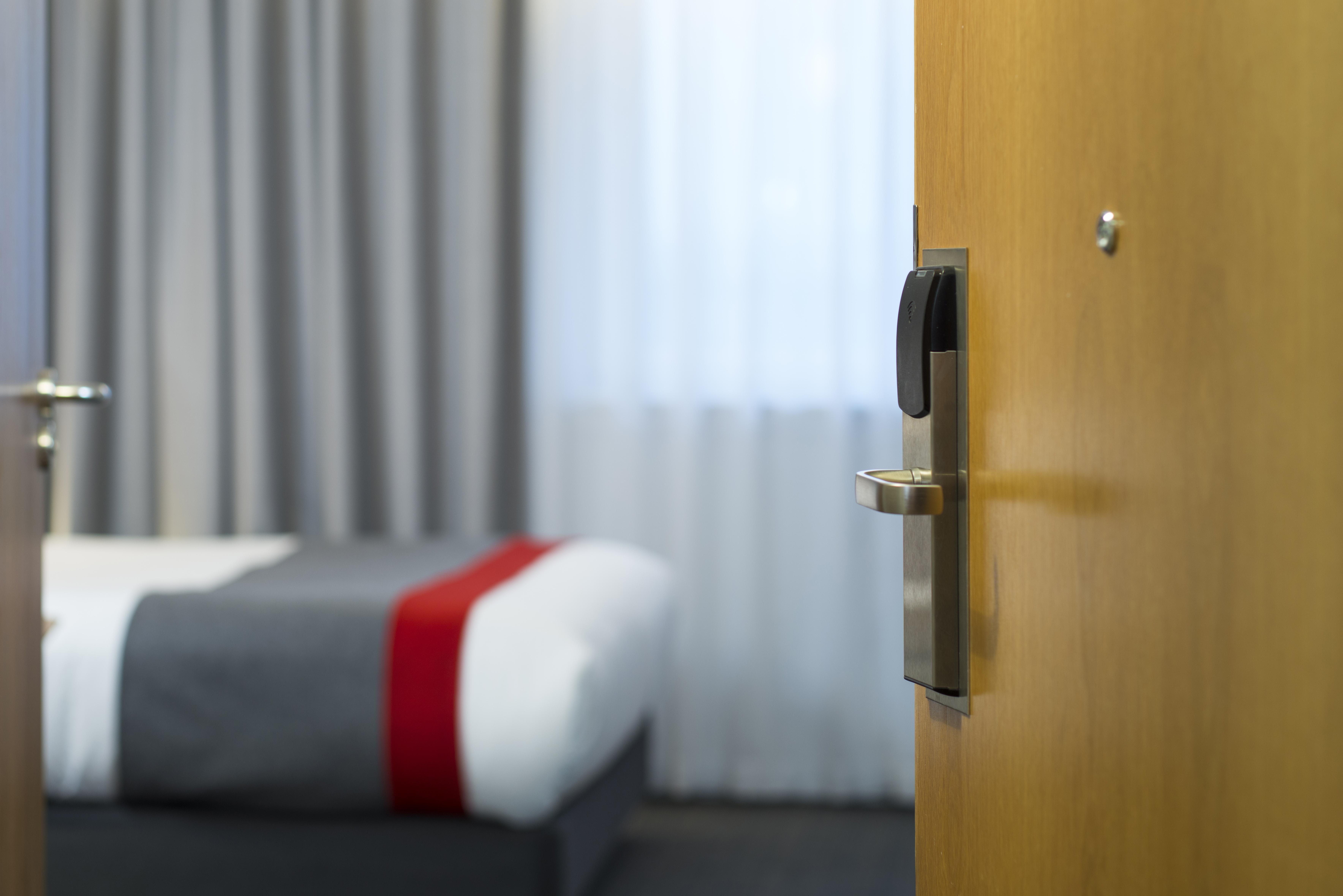 Holiday Inn Express - Exeter - City Centre By Ihg Exterior photo